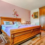 Dom wakacyjny 3 Bedroom Amazing In Štanjel