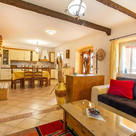 Amazing In With Kitchen * Štanjel