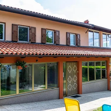 Amazing In With Kitchen Štanjel