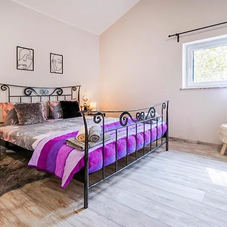 Amazing In With Kitchen *