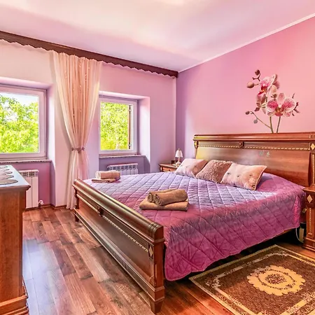 Amazing In With Kitchen Štanjel