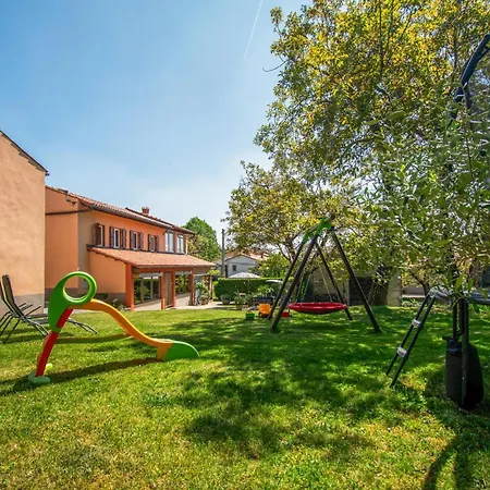 3 Bedroom Amazing In Štanjel