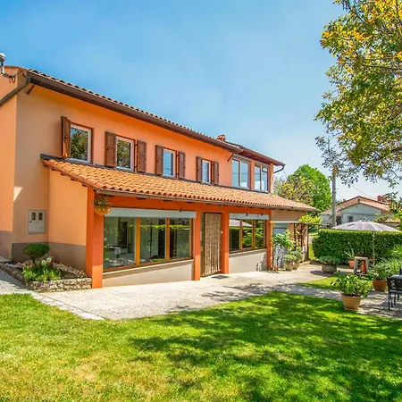 3 Bedroom Amazing In Casa vacanze Štanjel