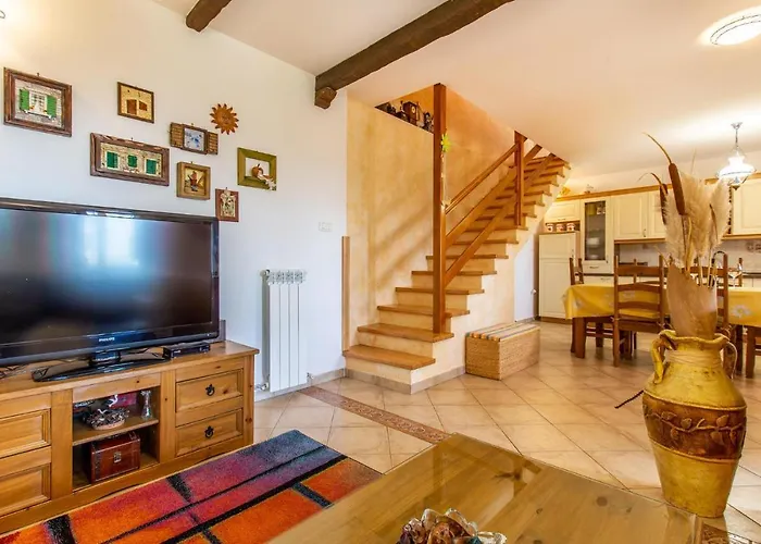 Amazing In With Kitchen بيت للعطل Štanjel