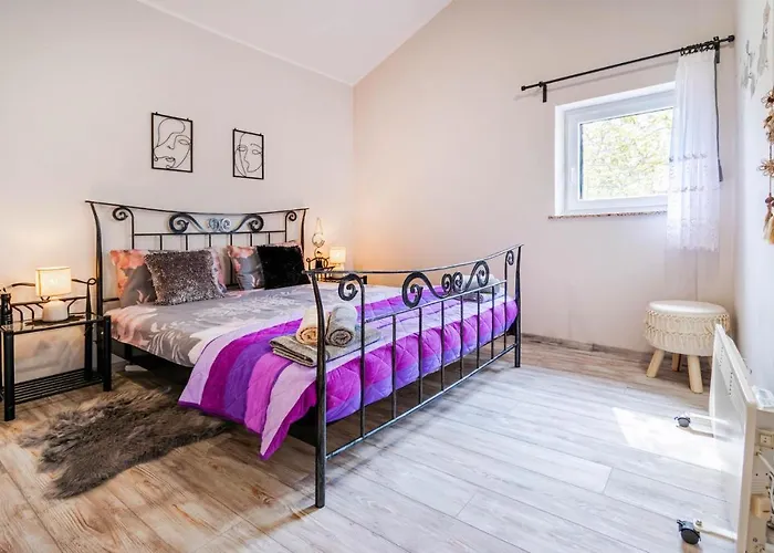 Amazing In With Kitchen *