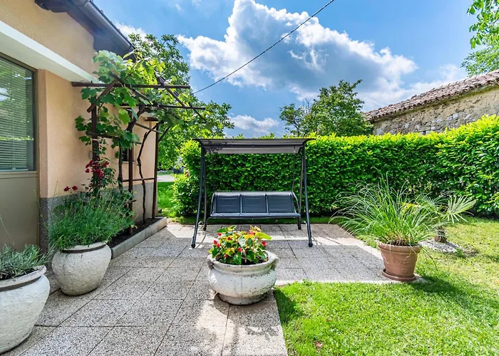 Amazing In With Kitchen Štanjel